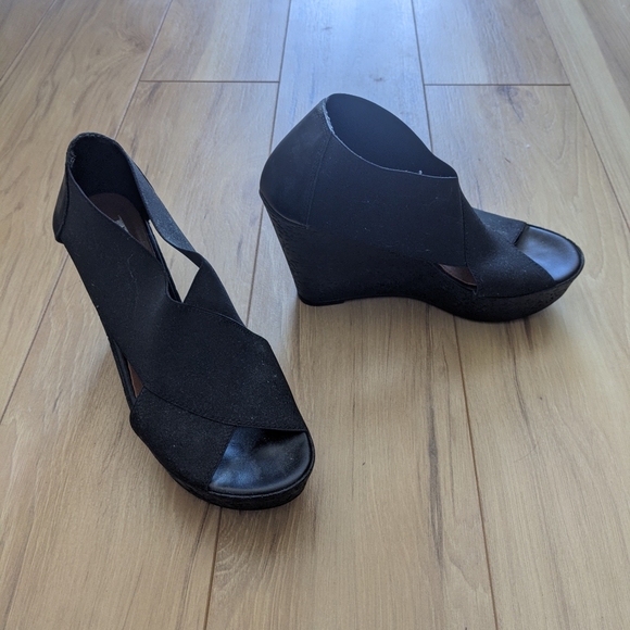 Shoes - Picture 2 of 3